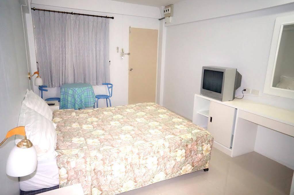 Aparthotel Baan Kaew Mansion à Bangkok Extérieur photo